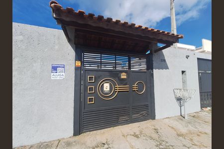 Casa para alugar com 80m², 2 quartos e 5 vagas Casa para alugar com 80m², 2 quartos e 5 vagasFachada