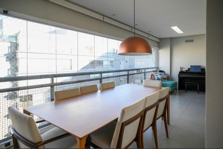 Apartamento à venda com 252m², 3 quartos e 4 vagas Apartamento à venda com 252m², 3 quartos e 4 vagasVaranda