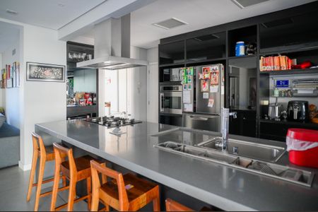 Apartamento à venda com 252m², 3 quartos e 4 vagas Apartamento à venda com 252m², 3 quartos e 4 vagasCozinha