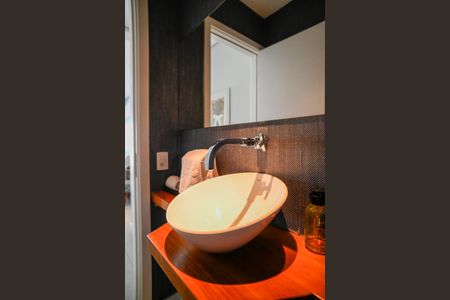 Apartamento à venda com 252m², 3 quartos e 4 vagas Apartamento à venda com 252m², 3 quartos e 4 vagasLavabo