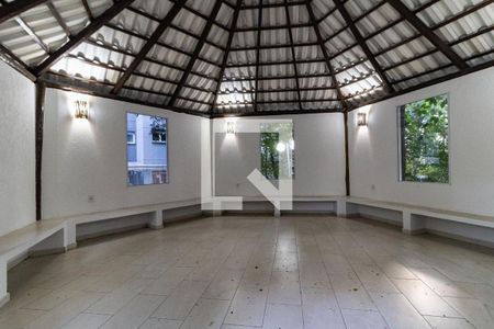 Apartamento à venda com 252m², 3 quartos e 4 vagas Apartamento à venda com 252m², 3 quartos e 4 vagasÁrea Comum - Condomínio