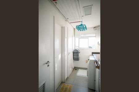 Apartamento à venda com 252m², 3 quartos e 4 vagas Apartamento à venda com 252m², 3 quartos e 4 vagasÁrea de Serviço