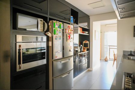 Apartamento à venda com 252m², 3 quartos e 4 vagas Apartamento à venda com 252m², 3 quartos e 4 vagasCozinha
