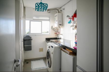Apartamento à venda com 252m², 3 quartos e 4 vagas Apartamento à venda com 252m², 3 quartos e 4 vagasÁrea de Serviço