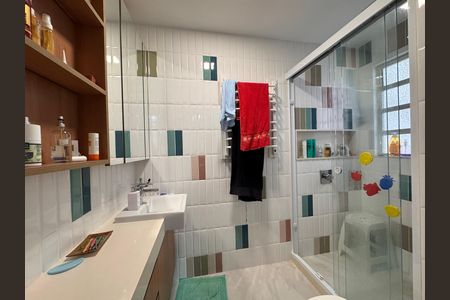 Apartamento à venda com 173m², 3 quartos e 2 vagas Apartamento à venda com 173m², 3 quartos e 2 vagasSuíte 1 - Banheiro