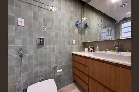 Apartamento à venda com 173m², 3 quartos e 2 vagas Apartamento à venda com 173m², 3 quartos e 2 vagasSuíte 2 - Banheiro