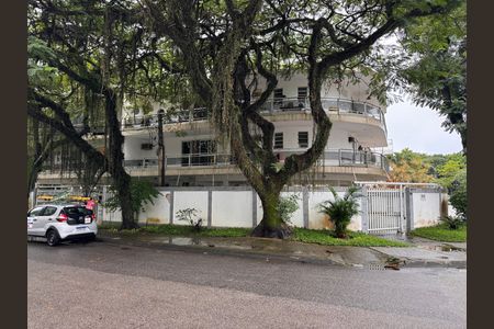 Apartamento à venda com 173m², 3 quartos e 2 vagas Apartamento à venda com 173m², 3 quartos e 2 vagasFachada