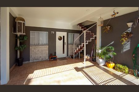 Casa à venda com 80m², 2 quartos e 1 vaga