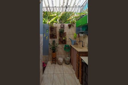 Casa à venda com 80m², 2 quartos e 1 vaga