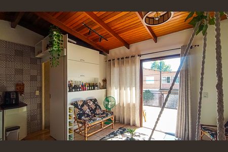 Casa à venda com 80m², 2 quartos e 1 vaga