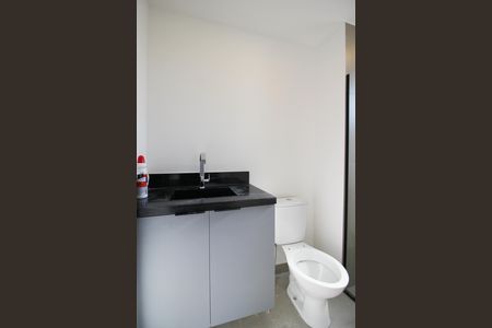 Banheiro de apartamento para alugar com 1 quarto, 27m² em Vila Olímpia, São Paulo