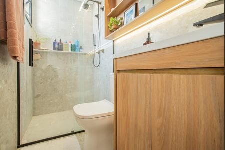 Apartamento à venda com 67m², 2 quartos e 1 vaga Apartamento à venda com 67m², 2 quartos e 1 vagaBanheiro da Suíte