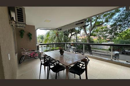 Apartamento à venda com 109m², 3 quartos e 1 vagaVaranda