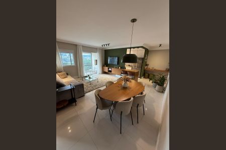 Apartamento à venda com 94m², 2 quartos e 2 vagasSala