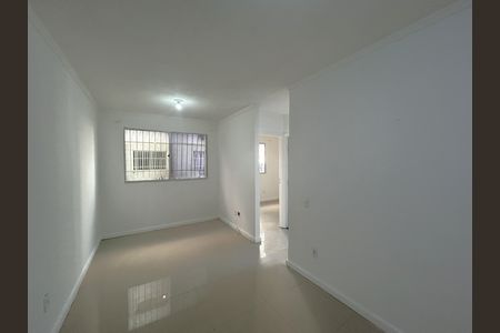 Sala de apartamento para alugar com 2 quartos, 45m² em Água Santa, Rio de Janeiro
