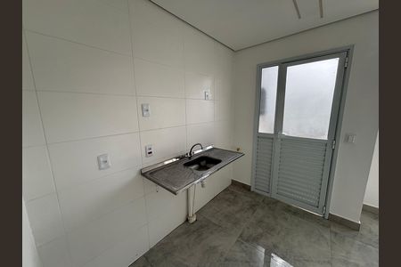 Cozinha  de apartamento para alugar com 2 quartos, 44m² em Jardim Maringa, São Paulo