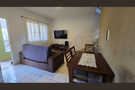 Casa à venda com 120m², 2 quartos e 1 vagaSala