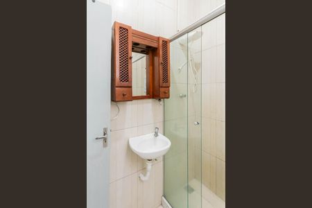 Banheiro de kitnet/studio para alugar com 1 quarto, 24m² em Praça da Bandeira, Rio de Janeiro