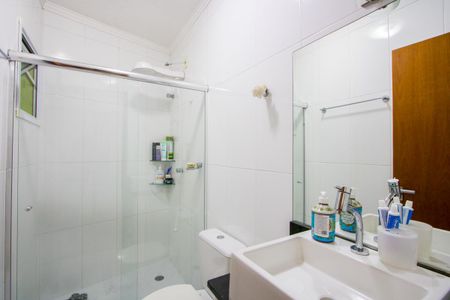 Apartamento à venda com 70m², 2 quartos e 1 vaga Apartamento à venda com 70m², 2 quartos e 1 vagaBanheiro do quarto 1
