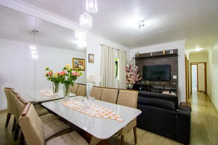 Apartamento à venda com 70m², 2 quartos e 1 vaga Apartamento à venda com 70m², 2 quartos e 1 vagaSala