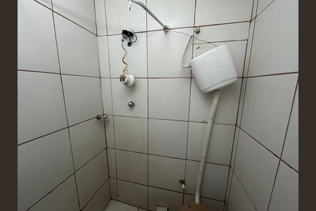 Banheiro de casa para alugar com 1 quarto, 24m² em Vila Valqueire, Rio de Janeiro