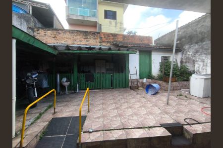 Área externa de casa à venda com 3 quartos, 250m² em Vila Nhocuné, São Paulo