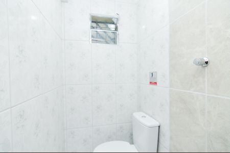 Banheiro de casa para alugar com 1 quarto, 25m² em Jardim Maia, Guarulhos