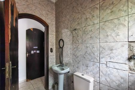 Banheiro da Suíte de casa para alugar com 2 quartos, 80m² em Maracanã, Praia Grande