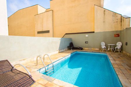 Apartamento para alugar com 127m², 3 quartos e 2 vagas Apartamento para alugar com 127m², 3 quartos e 2 vagasÁrea comum - Piscina