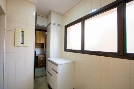 Apartamento para alugar com 127m², 3 quartos e 2 vagas Apartamento para alugar com 127m², 3 quartos e 2 vagasÁrea de serviço