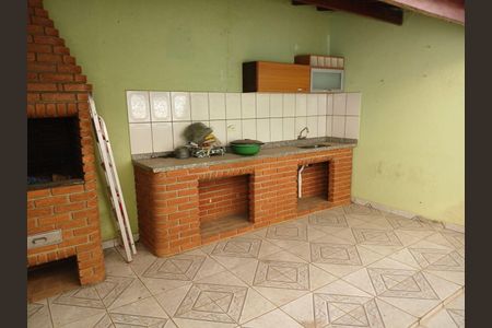 Casa à venda com 240m², 3 quartos e 2 vagas