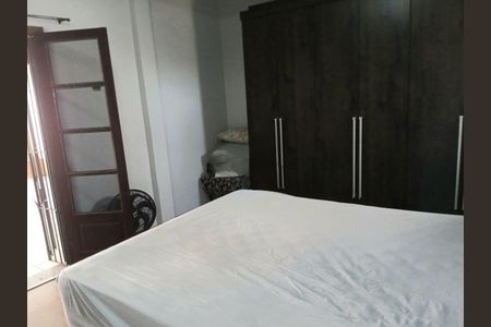 Casa à venda com 240m², 3 quartos e 2 vagas