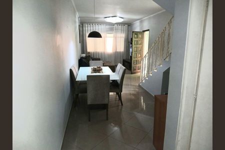 Casa à venda com 3 quartos, 240m² em Jardim Monte Alegre, São Paulo