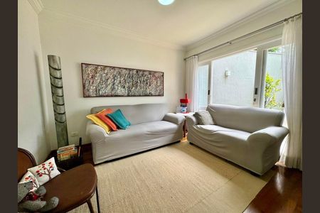 Casa à venda com 3 quartos, 182m² em Vila Elvira, São Paulo