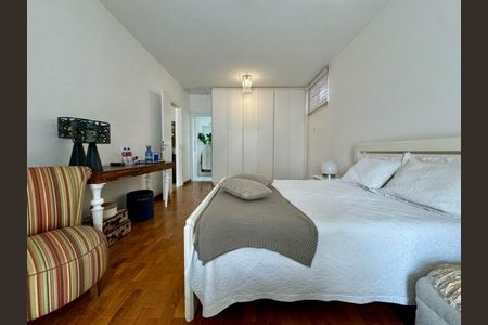 Casa à venda com 3 quartos, 182m² em Vila Elvira, São Paulo