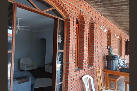 Casa à venda com 180m², 3 quartos e sem vaga