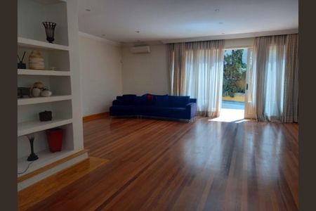 Casa à venda com 4 quartos, 557m² em Jardim Panorama, São Paulo
