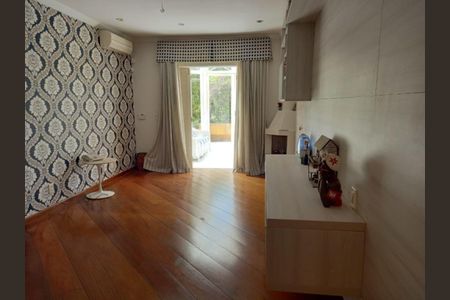 Casa à venda com 4 quartos, 557m² em Jardim Panorama, São Paulo