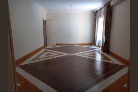 Casa à venda com 4 quartos, 557m² em Jardim Panorama, São Paulo