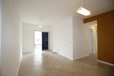 Sala de apartamento para alugar com 3 quartos, 87m² em Jacarepaguá, Rio de Janeiro
