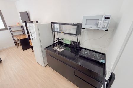 Cozinha de kitnet/studio para alugar com 1 quarto, 23m² em Paraíso, São Paulo