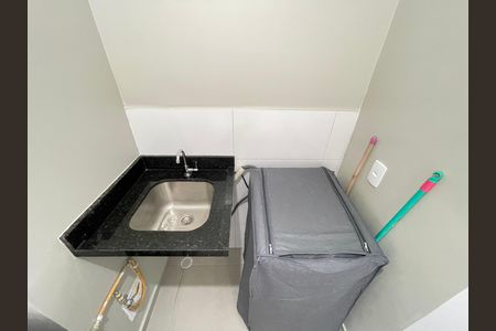 Apartamento para alugar com 37m², 2 quartos e sem vaga Apartamento para alugar com 37m², 2 quartos e sem vagaCozinha e Área de Serviço