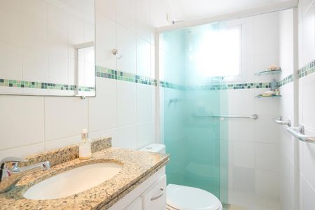 Apartamento à venda com 85m², 3 quartos e 2 vagasBanheiro da suíte