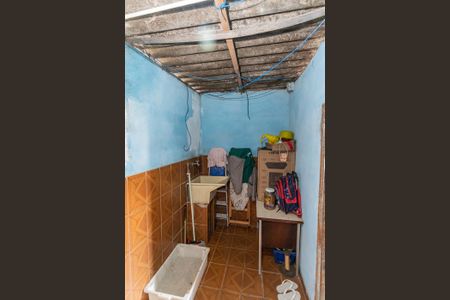 Casa para alugar com 2m², 3 quartos e sem vagaÁrea de serviço