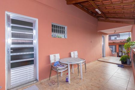 Casa à venda com 101m², 3 quartos e 2 vagas Casa à venda com 101m², 3 quartos e 2 vagasCorredor Lateral
