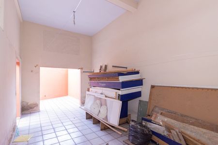 Casa à venda com 101m², 3 quartos e 2 vagas Casa à venda com 101m², 3 quartos e 2 vagasQuintal dos Fundos