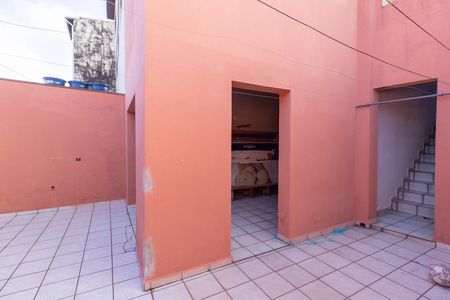 Casa à venda com 101m², 3 quartos e 2 vagas Casa à venda com 101m², 3 quartos e 2 vagasQuintal dos Fundos