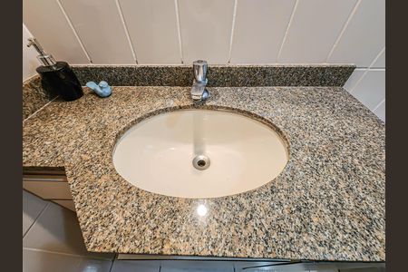 Banheiro de apartamento para alugar com 2 quartos, 43m² em Cidade Jardim, Jacareí