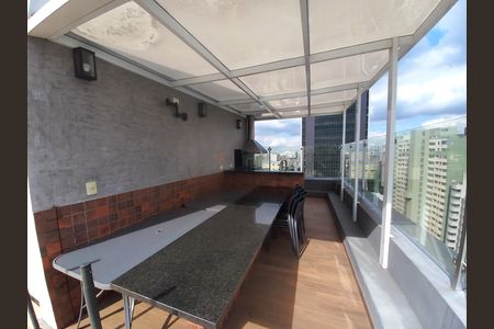 Apartamento à venda com 209m², 3 quartos e 1 vaga Apartamento à venda com 209m², 3 quartos e 1 vagaCobertura-Churrasqueira