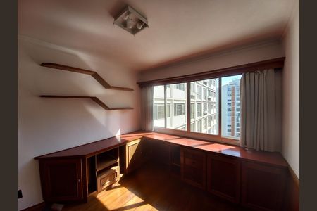 Apartamento à venda com 209m², 3 quartos e 1 vaga Apartamento à venda com 209m², 3 quartos e 1 vagaOffice